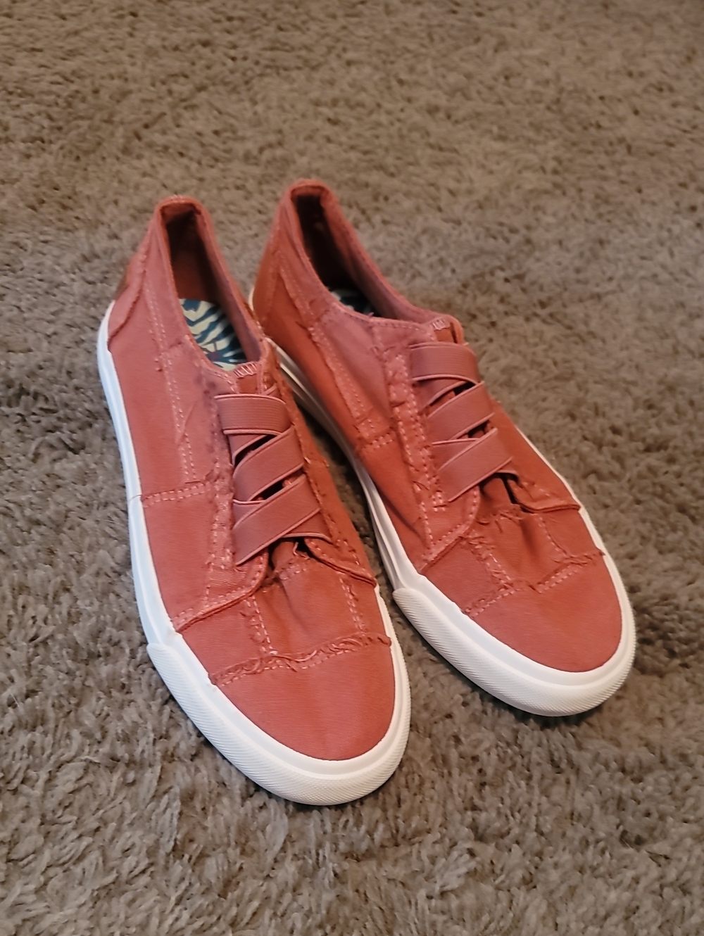 Women's Casual Slip-On Sneakers in Rose Brown